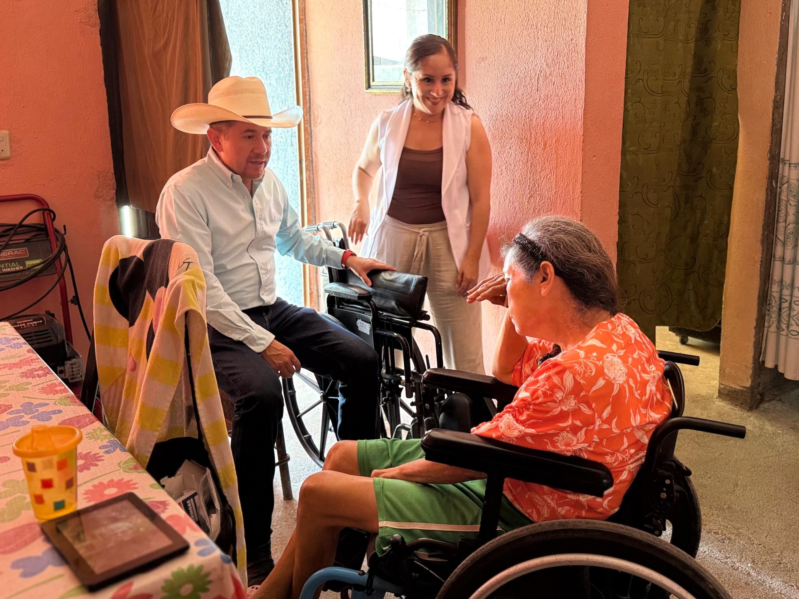 >HUGO LOZANO Y DIF SAN BUENAVENTURA LLEVAN APARATOS ORTOPÉDICOS A POBLACIÓN VULNERABLE