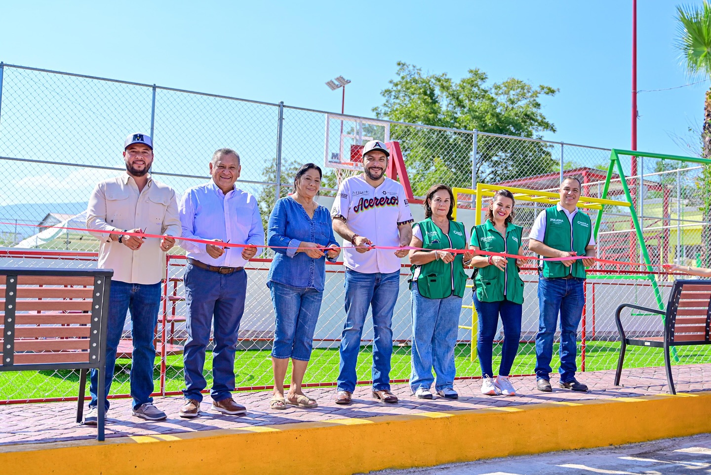 Dignifica Carlos Villarreal espacios deportivos en colonia Deportivo