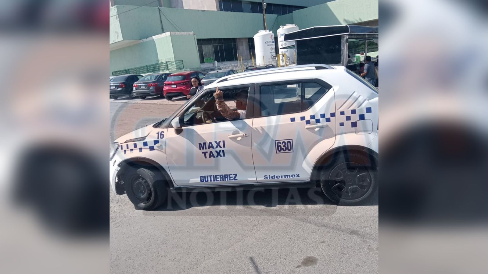 Por señas obscenas y agresiones a mujeres, imponen multa a taxista en Monclova